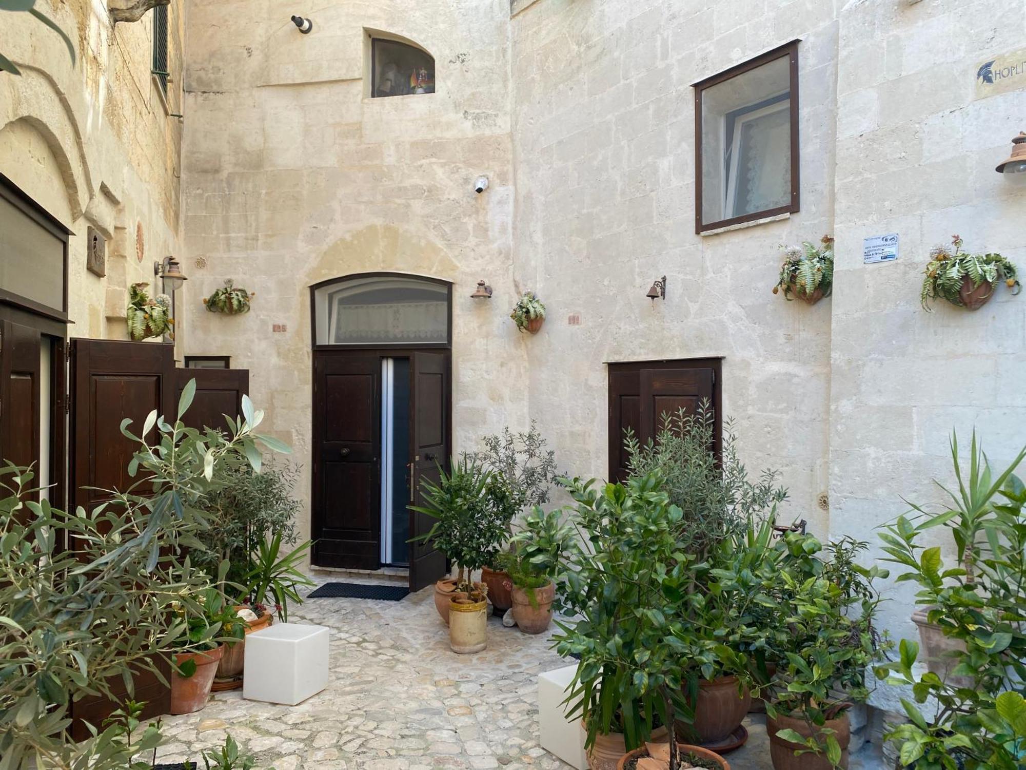 Hoplites Spartan Matera Exterior photo